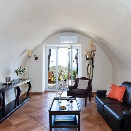 U Piazzale Villa Santa-Reparata-di-Balagna Exteriör bild